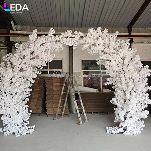 ฉากหลังงานแต่งงานกลางแจ้ง LEDA ต้นซากุระสีขาว ดอกไม้ประดิษฐ์จากผ้าไหม ชุดสองชิ้น รูปทรงโค้ง - Product Image 1