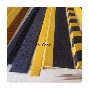 Tira Antideslizante de Fibra de Vidrio Amarilla y Negra para Escaleras - Product Image 1