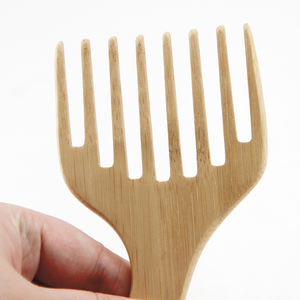 Peigne <span class=keywords><strong>Afro</strong></span> à Dents Larges en Bambou Naturel Personnalisable, Peigne Professionnel en Bois à Manche Courbé pour Soins Capillaires Masculins à Domicile - Product Image 5