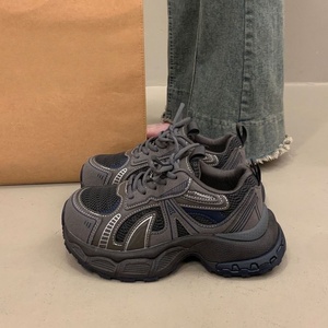 Baskets compensées légères en maille respirante à lacets pour femme, style décontracté, idéales pour l'automne, avec design antidérapant - Product Image 2