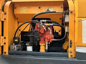 Excavatrice sur pneus hydraulique Hyundai 210w-9 d'occasion, 90% neuve, modèle 2020, moteur et boîte de vitesses en bon état, prix bas, à vendre - Product Image 4
