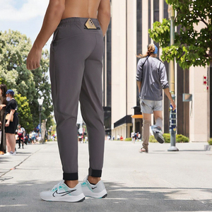 Pantalones Deportivos Ligeros de Punto para Hombre, Spandex/Nailon, Ajuste Elástico, Transpirables, Cintura Baja - Product Image 3