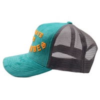 Gorras Tucker mullidas de terciopelo de 5 paneles de alta calidad naranja 3D Puff bordado elevado letras malla de ala curva y sombreros de camionero