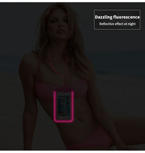 Étui de téléphone étanche lumineux en PC+PVC avec cordon pour utilisation en extérieur - Product Image 6