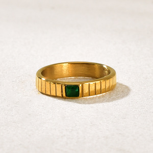 Bagues en acier inoxydable imperméables et anti-ternissement les <span class=keywords><strong>plus</strong></span> belles, plaquées or, avec pierres carrées en zircon, bijoux pour femmes - Product Image 4