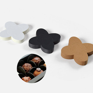 Bandeja de papel de cartón negro de 350 g para <span class=keywords><strong>chocolate</strong></span>, soporte plegable para flores, divisor de trufas, inserto para dulces de San Valentín, almohadilla de embalaje - Product Image 1