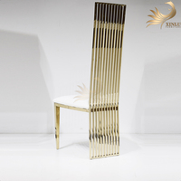 Chaise de salle à manger moderne et minimaliste en acier inoxydable et cuir, dossier métallique durable, design empilable élégant pour hôpitaux et villas