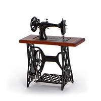 Machine à coudre pour maison de poupée avec fil Ciseaux Tissu Bois Métal Mini Accessoires pour maison de poupée