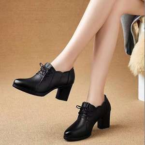 Nouvelle couche de tête noire <span class=keywords><strong>talon</strong></span> épais chaussures de travail en cuir souple tête pointue à lacets petites pompes en cuir - Product Image 5