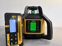 Niveau laser rotatif industriel SINCON RL-900DG vert 1500m, auto-nivelant, rotation automatique, écran LCD, récepteur numérique, suivi automatique