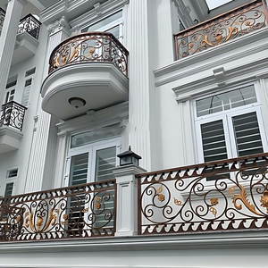 Balcon Juliet Designs Mains courantes d'extérieur de qualité supérieure Garde-corps en fer forgé de luxe Balustrade de pont et fer à repasser pour fenêtres - Product Image 2