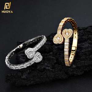 Brazalete de corazón con diamantes de imitación, pulsera de corazón bañada en oro, estilo Hip Hop - Product Image 1
