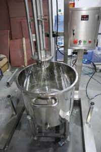 Mezcladora de Alta Cizalladura Eléctrica Móvil YETO 50-500L, Máquina para Mezclar, Homogeneizar y Emulsionar Cremas Cosméticas - Product Image 5
