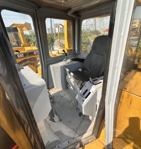 Precio de Fábrica, Bulldozer CAT Caterpillar D7H Usado, con Cabrestante, Cuchilla Hidráulica, Tractor de Orugas Caterpillar D7H de Segunda Mano - Product Image 6