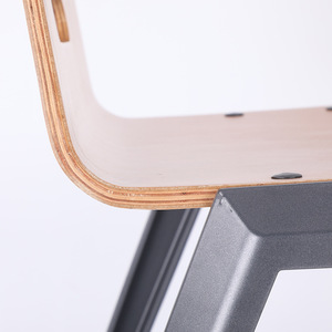 Silla de Conferencia Henmei, Color Madera Natural, Polietileno de Alta Densidad, para Uso en Oficina - Product Image 3