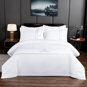 Set di Biancheria da Letto Classico Originale Bianco per Hotel in Cotone a Fibra Lunga 60S con Logo Ricamato - Product Image 1