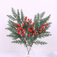 Décoration de Noël, branche unique de feuilles de pin artificielles avec baies rouges, accessoires pour arrangements floraux