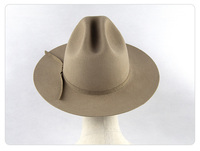 Casquette plate vintage pour homme en cuir pleine fleur, style newsboy, tendance mode 2026, pour tenue décontractée et extérieure