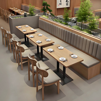 Ensemble de table et chaises de restaurant, café, ou espace commercial, personnalisé, moderne, carré, en chêne massif et en rotin, avec sièges rembourrés en cuir