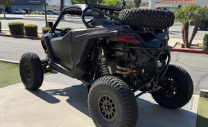 RZR Pro R Ultimate UTV, Motor V-Twin de 976cc Refrigerado por Líquido, 2WD/4WD, Visco-Lok, Vehículo Utilitario Todoterreno para Aventuras - Product Image 3