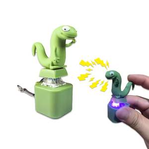 Chaveiro de Plástico em Forma de Lagarto, Novo e em Alta Venda, Efeito Sonoro para Alívio do Estresse - Product Image 1