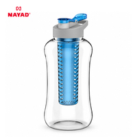 Bouteille d'eau Tritan avec infuseur de fruits 1800 ml, sans BPA, anti-fuite, couvercle à clapet, poignée de transport, bouteille d'eau détox écologique pour les fêtes