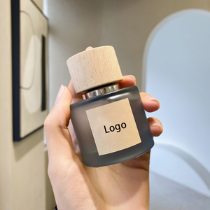 Petit flacon de parfum vide givré de 30 à 50 <span class=keywords><strong>ml</strong></span>, bouteille ronde de parfum d'huile avec bouchon en bois, <span class=keywords><strong>design</strong></span> personnalisé, vente en gros - Product Image 2