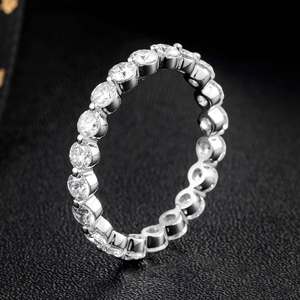 Bague personnalisée en or blanc massif 14 carats avec diamant rond brillant de 1,43 ct cultivé en laboratoire |   Diamant de laboratoire CVD à taille brillante ronde certifié IGI - Product Image 4
