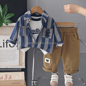 D3744 Camicia in Denim a Righe Verticali per Ragazzi, Primavera-Autunno, Stile Retrò, 100% Cotone, Completo Tre Pezzi, Nuova Collezione Bambini - Product Image 3