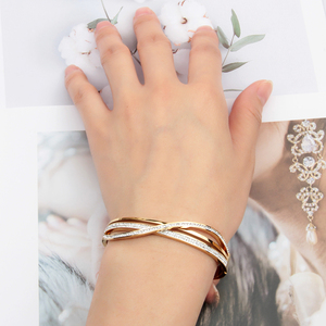 Bracciale in Acciaio Inossidabile Dorato a Forma di <span class=keywords><strong>S</strong></span> con Diamanti, Accessorio di Gioielleria di Alta Qualità per Donna, Regalo per Feste - Product Image 3