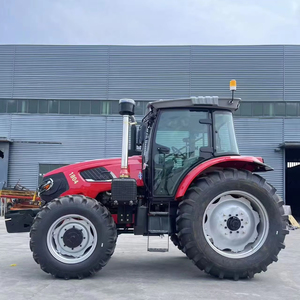 Tracteur agricole tout-terrain à quatre roues motrices, équipé d'un moteur et d'une transmission, haute efficacité de production - Product Image 1