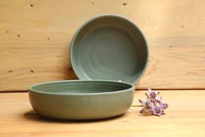 Plato de Cena de Cerámica Hecho a Mano con Diseño Tribal, Tazón Profundo para Sopa o Pasta, Esmaltado en Verde, Apto para Microondas - Product Image 3