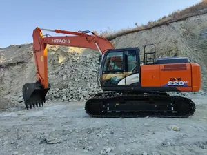 รถขุดไฮดรอลิกแบบตีนตะขาบฮิตาชิ ZX220 พร้อมห้องโดยสารที่สะดวกสบายและปลอดภัย - Product Image 2