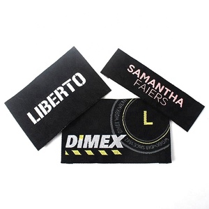 Alta densidad de encargo al por mayor de logotipo negro final doble cuello máquina de etiquetas para ropa - Product Image 6