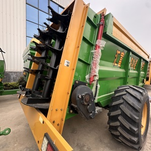 Spandiconcime Huifu da 10 Metri Cubi con Doppia Coclea Verticale per Fertilizzante Organico, per Letame Secco e Umido, 150 HP, Larghezza di Spargimento 6-20m - Product Image 6