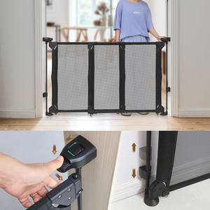 Barrière <span class=keywords><strong>de</strong></span> sécurité pour bébé en maille métallique pliable multifonctionnelle Protection <span class=keywords><strong>de</strong></span> porte anti-enfants pour la maison Barrière <span class=keywords><strong>de</strong></span> sécurité pour les escaliers <span class=keywords><strong>de</strong></span> la maison - Product Image 3