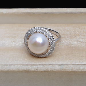 แหวนเงินแท้ S925 ลายดอกไม้บาน ปรับขนาดได้ พร้อมไข่มุก 15-16 มม. รุ่น JG5218 อุปกรณ์ทำเครื่องประดับ พร้อมฐาน - Product Image 5