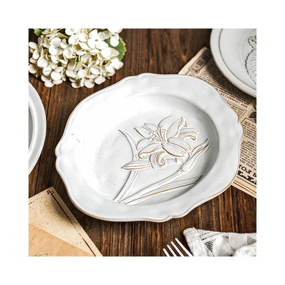 Piatto in ceramica all'ingrosso disco in pizzo stile corte in rilievo Vintage decorazione per la casa piatto in porcellana per insalata domestica creativa antica