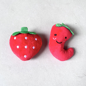 Juguete de peluche con forma de fruta para perros, resistente a mordidas, juguete interactivo para mascotas, para cachorros y gatos, juguete para aliviar el aburrimiento, con sonido. - Product Image 2