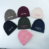 Bonnet gris anthracite tendance avec logo personnalisé brodé « DOG MOM CLUB », bonnet tricoté chaud d'hiver, cadeau pour les amoureux des animaux, bonnet côtelé