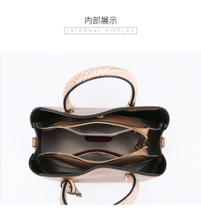 Nouveau Sac Fourre-tout Élégant et Tendance en Cuir PU Grande Capacité pour Femmes, Fermeture Éclair, Sac Bandoulière avec Poignée, Idéal pour Mamans d'Âge Moyen - Product Image 3