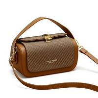 Sac fourre-tout tendance en PU pour le commerce transfrontalier, nouveau modèle 2026, mini sac carré chic et luxueux, sac à bandoulière polyvalent et élégant pour femme