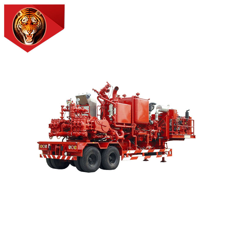 Tigerrig, разрывная машина для стимуляции газовых/масляных/нефтяных скважин, в основном состоит из двигателя шасси типа HTHSC360, песочного смесителя
