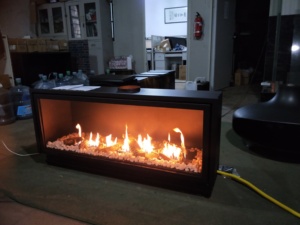 Caminetto <span class=keywords><strong>a</strong></span> <span class=keywords><strong>Gas</strong></span> LED da Incasso 36/40/50/60/72/80/100 Pollici con Telecomando, Struttura in Metallo e Vetro, Design Moderno <span class=keywords><strong>per</strong></span> Riscaldamento Interno - Product Image 2