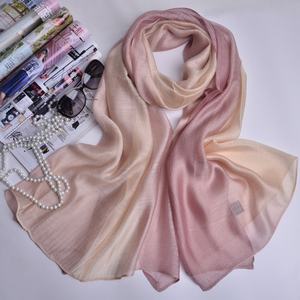 Syal sutra kualitas luar biasa 70% Modal + 30% kain sutra warna gradien sempurna Hemming syal handuk pantai untuk semua musim pesta - Product Image 4