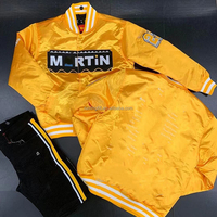Chaqueta Varsity Personalizada de Satén, Estilo Letterman, Streetwear, Hip Hop, Bordada, con Botones a Presión, Rayas y Ribetes, Fabricante Mayorista