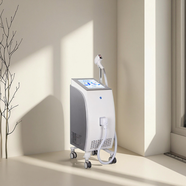 Professional 3 Wavelength Diode Big Power Laser Machine 2000W Hair Removal with Ice Cooling Technology Skin Tightening Salon