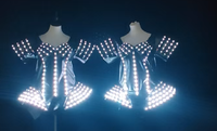 Costume de robot lumineux LED à pixels couleur intégrale pour les fêtes de remise des diplômes, Pâques et les spectacles sur scène KTV