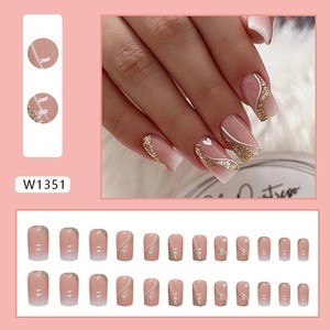 Vente en gros 24pcs INS Style Baddie Coeur Faux Ongles Moyen Long Paillettes Gradient Press-On Ongles Matériau Artificiel - Product Image 6