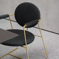 Chaise de salle à manger créative de luxe légère maison moderne simple hôtel café dressing chaise en cuir